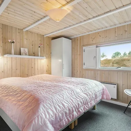 Nyaraló Stunning In Henne With Sauna *